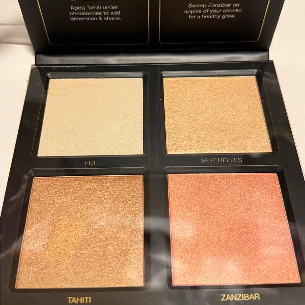 Huda Beauty Gold and Cream Highlighter Palette